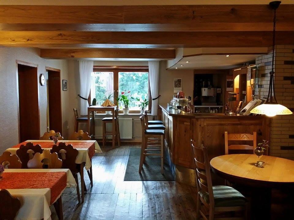 Gast- Und Pensionhaus Zur Linde Staufenberg  Ngoại thất bức ảnh