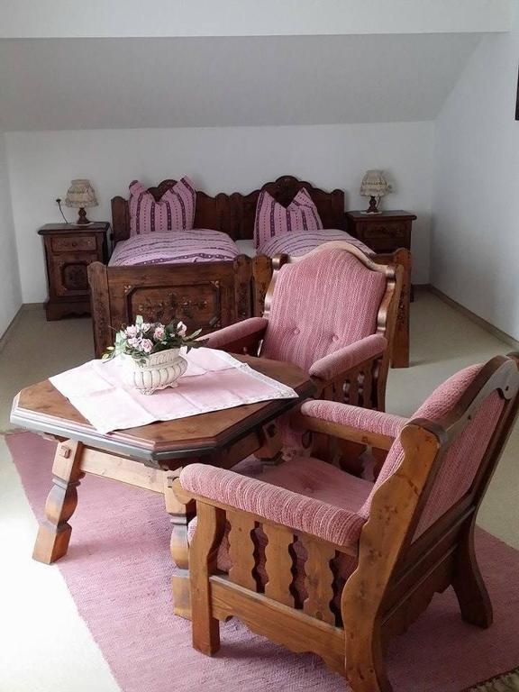Gast- Und Pensionhaus Zur Linde Staufenberg  Phòng bức ảnh